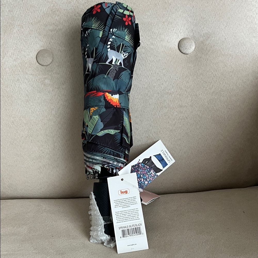NWT Lug Sprinkle Umbrella in Wildlife Black 🌂